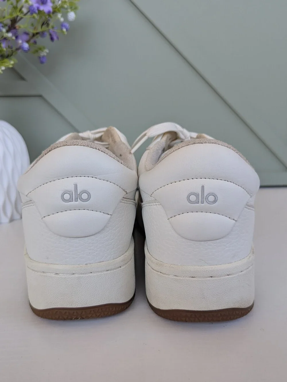 ALO Yoga White Women's Sneakers with Gum Sole - Picture 6 of 16